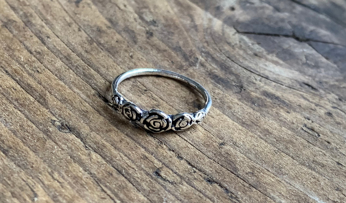 Silver rose cluster ring,