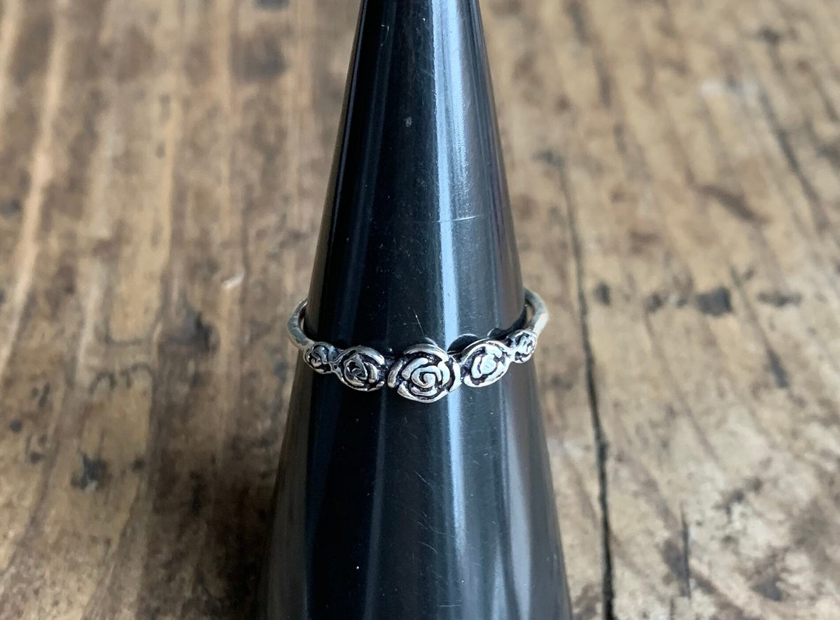 Silver rose cluster ring,