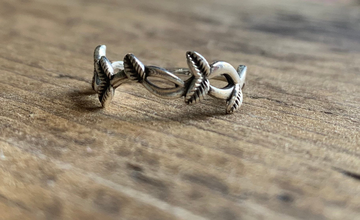 Silver Garland Laurel Leaf Ring
