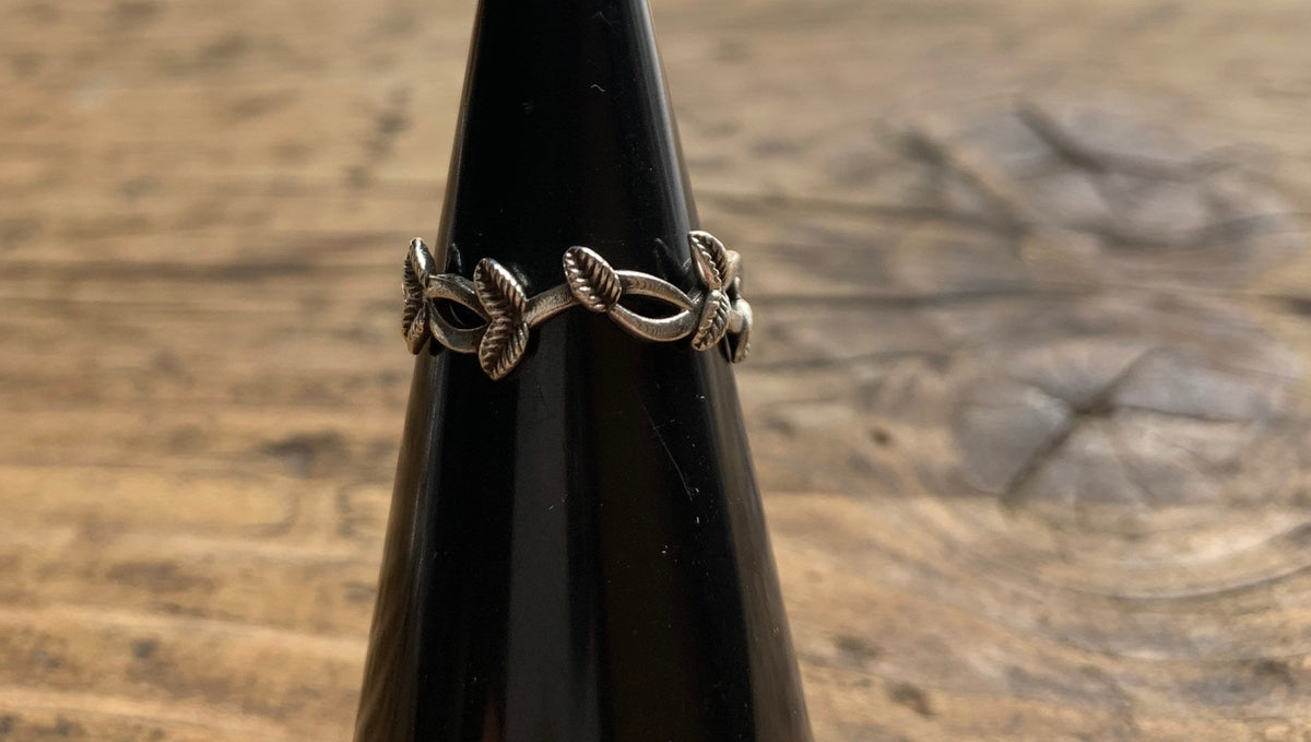 Silver Garland Laurel Leaf Ring