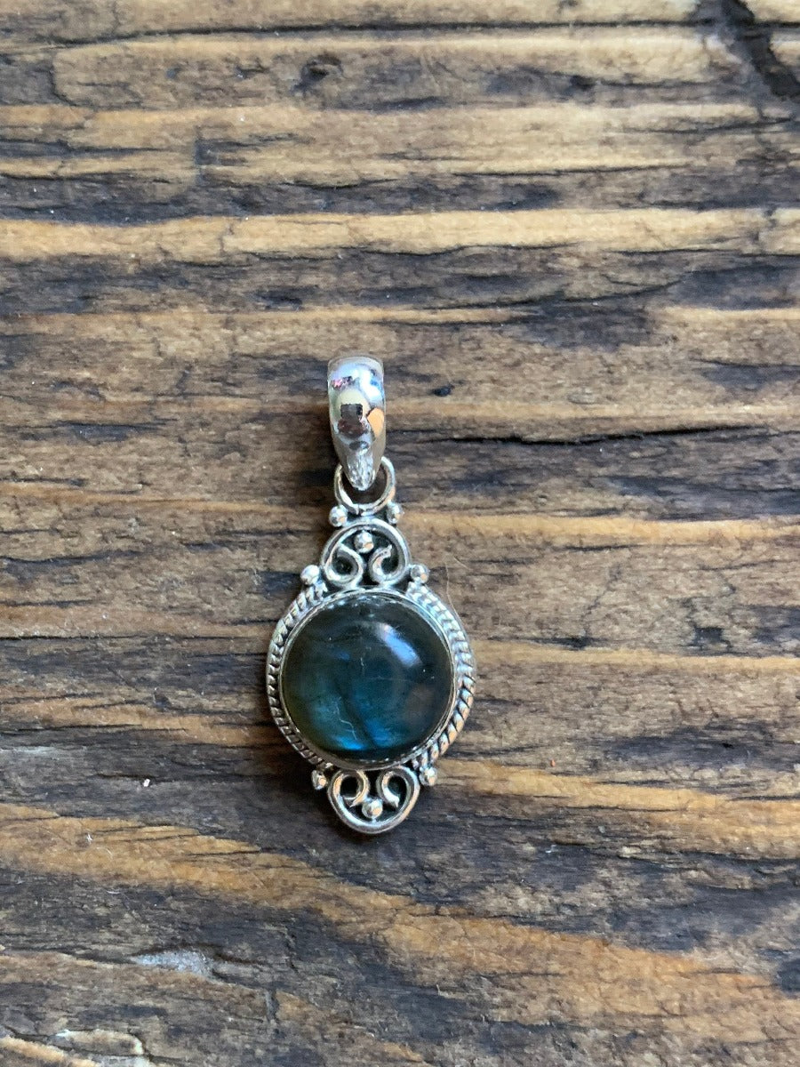 Delicate Ornate Silver Labradorite Boho Pendant Necklace by Springwaves