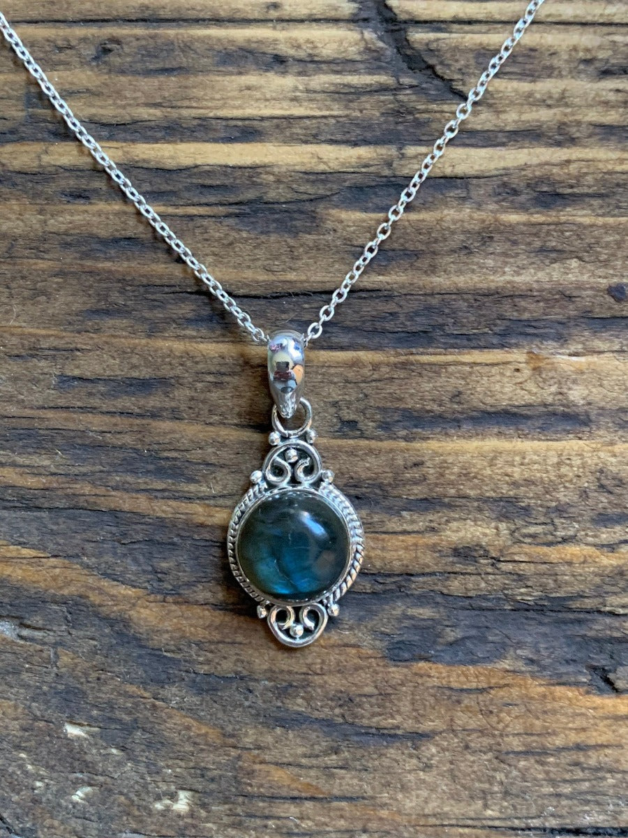 Delicate Ornate Silver Labradorite Boho Pendant Necklace by Springwaves