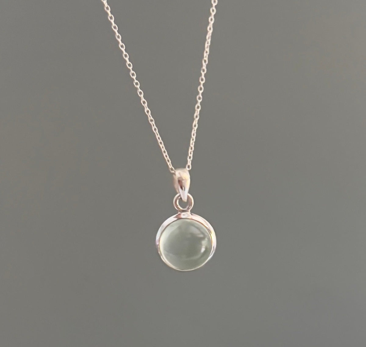 Labradorite Minimalist Round Necklace by Springwaves