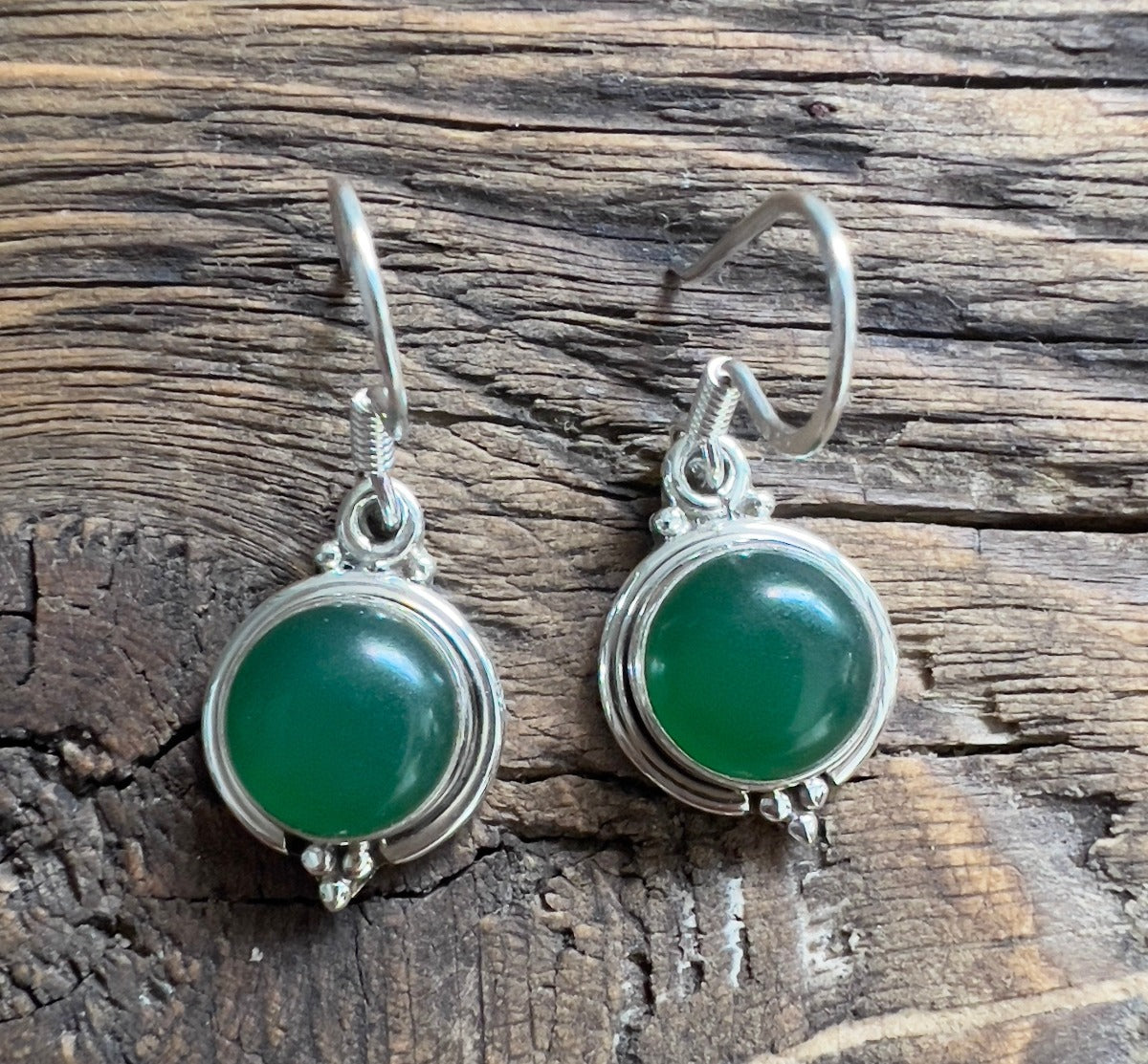 Green Onyx Silver Circle Drop Earrings by Springwaves